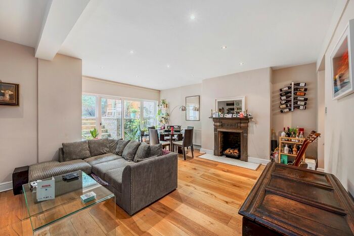 2 Bedroom Flat To Rent In Glazbury Road, London, W14