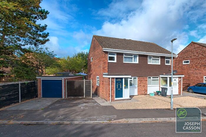 3 Bedroom Semi Detached House For Sale In Elizabeth Way, Bridgwater, TA6