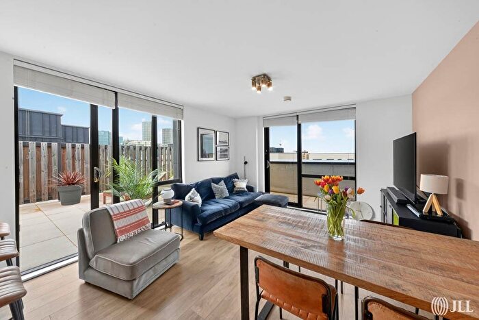 2 Bedroom Flat For Sale In Carriage House, Leyton Road, London, E15