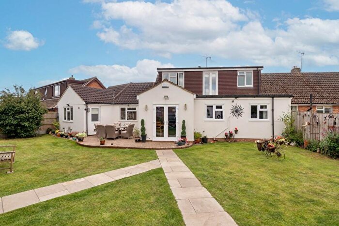 5 Bedroom Semi-Detached Bungalow For Sale In Tythe Close, Flitwick, MK45