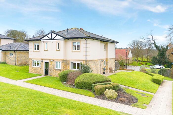 2 Bedroom Property For Sale In Hollins Hall, Killinghall, HG3