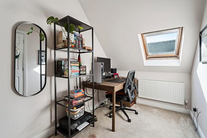 2 Bedroom Duplex For Sale In Alexandra Road, Hemel Hempstead, Hertfordshire, HP2