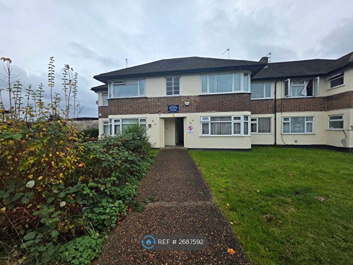 2 Bedroom Flat To Rent In Kenton Lane, Harrow, HA3