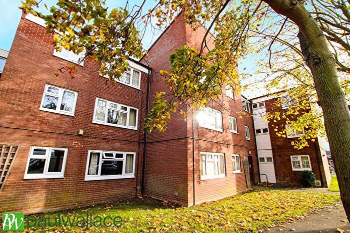 1 Bedroom Apartment For Sale In Rowan Drive, Turnford, EN10