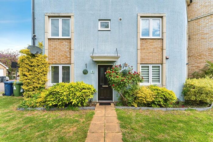 4 Bedroom End Of Terrace House For Sale In Chambers Drive, Cambridge, Cambridgeshire, CB4
