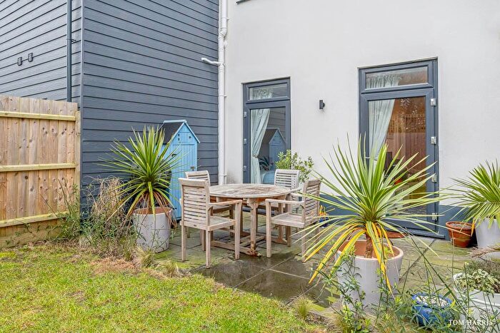 1 Bedroom Apartment For Sale In Southwood Avenue, Bournemouth, Dorset, BH6