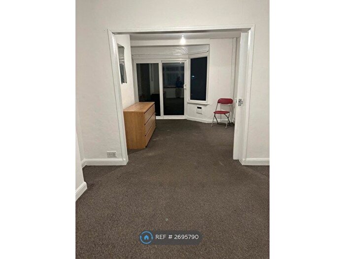 3 Bedroom Terraced House To Rent In Beeston Way, Feltham, TW14