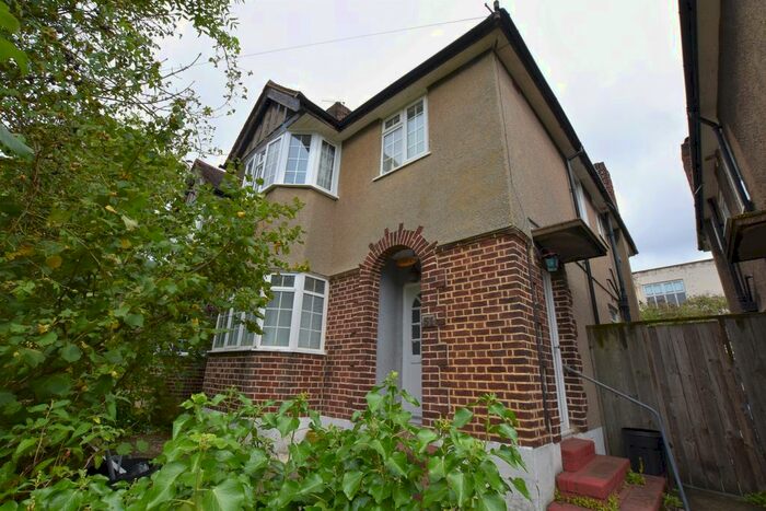 2 Bedroom Flat To Rent In Ethelbert Close, Bromley, BR1
