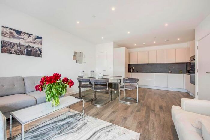 2 Bedroom Flat To Rent In Hanbury Road, Acton Town, W3