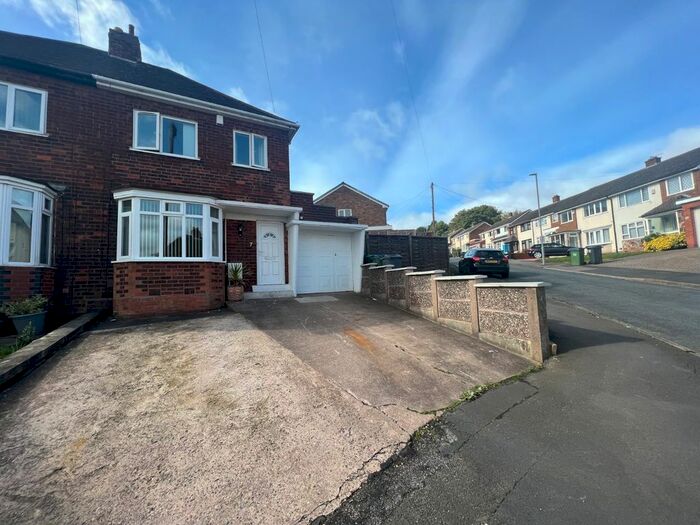 3 Bedroom Semi-Detached House To Rent In Timothy Road, Tividale, Oldbury, West Midlands, B69