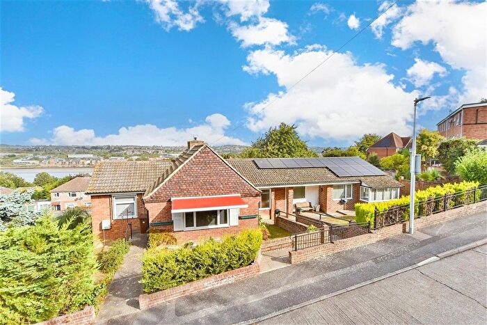 3 Bedroom Detached Bungalow For Sale In Goddings Drive, Rochester, Kent, ME1
