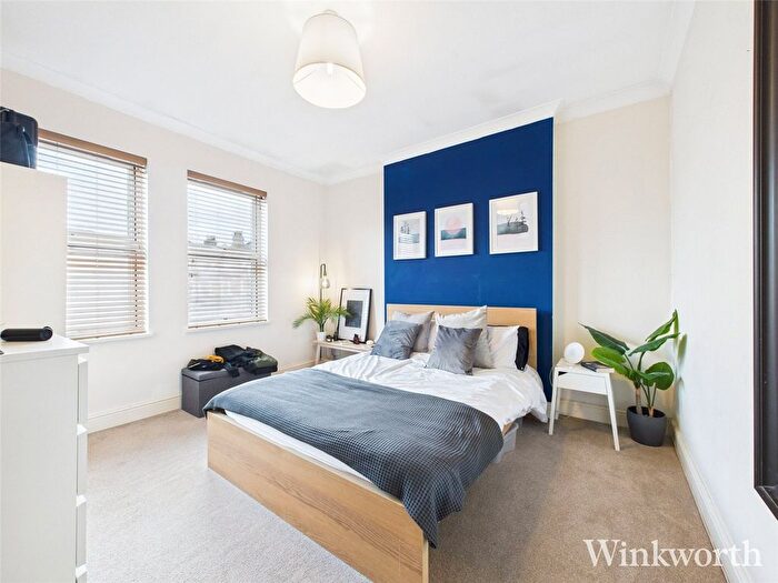 2 Bedroom Flat To Rent In Livens Court, Drayton Green Road, Ealing, London, Uk, W13