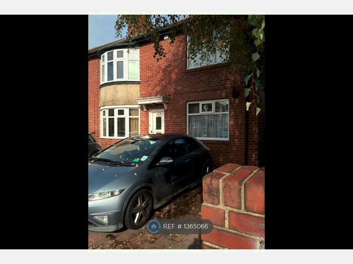 2 Bedroom Flat To Rent In High Heaton, Newcastle Upon Tyne, NE7