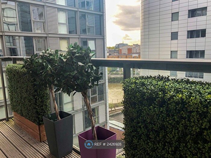 2 Bedroom Flat To Rent In Dowells Street, London, SE10