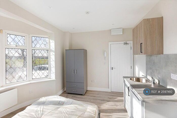 Studio To Rent In Broad Walk, London, SE3