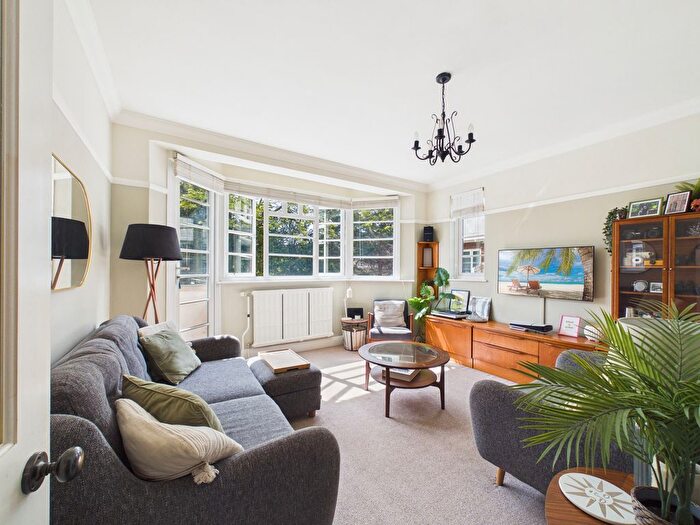 1 Bedroom Flat For Sale In Knighton Park Road, Stoneygate, LE2