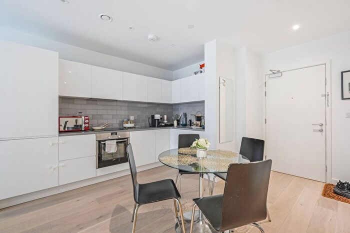 1 Bedroom Flat For Sale In Pendant Court, Silvertown, London, E16