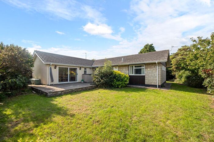 4 Bedroom Detached Bungalow For Sale In High Street, Yatton, BS49