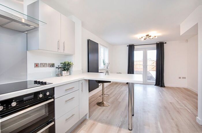 2 Bedroom End Of Terrace House To Rent In Grosvenor Road, York, YO30