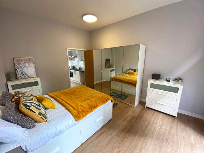 Studio To Rent In Chapel Street, Salford, M3