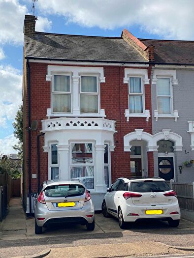 2 Bedroom Flat For Sale In Christchurch Road, Southend On Sea, SS2