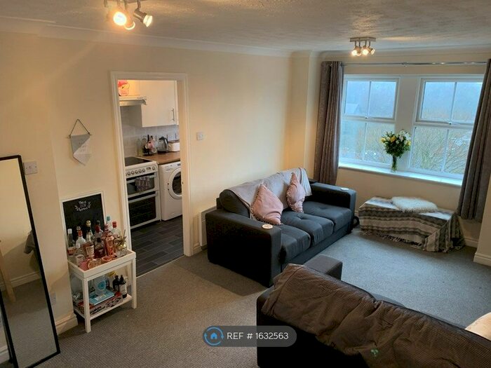 2 Bedroom Flat To Rent In The Cricketers, Leeds, LS5