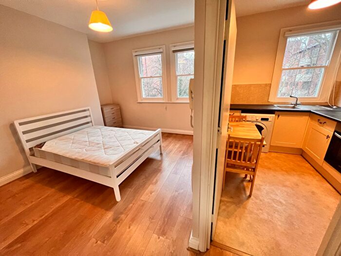 Studio To Rent In Pleshey Road, London, N7