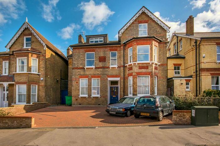 1 Bedroom Flat To Rent In Birdhurst Rise, South Croydon, CR2