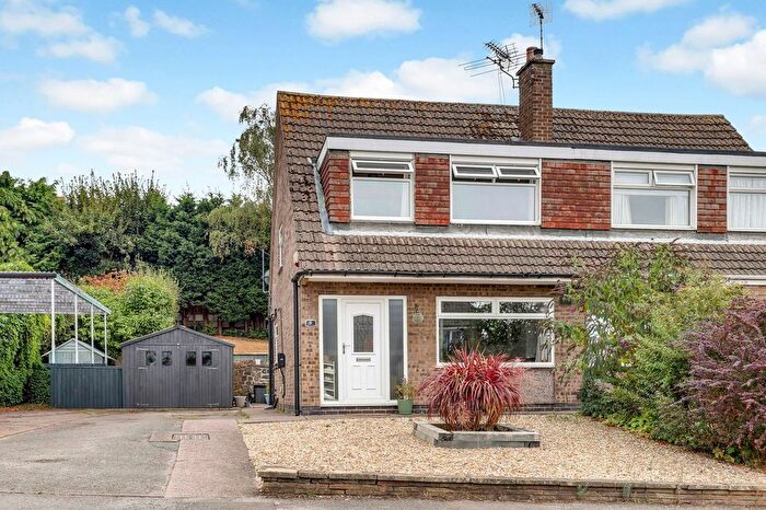 3 Bedroom Semi-Detached House For Sale In Valmont Avenue, Mansfield, NG18