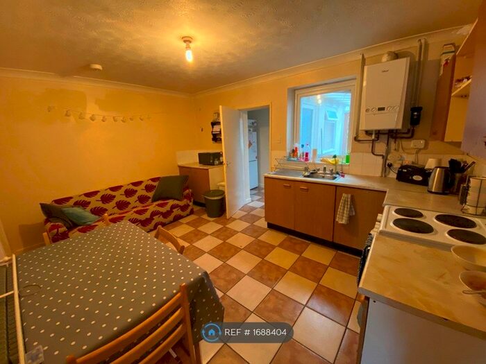 3 Bedroom Terraced House To Rent In Portswood Road, Southampton, SO17