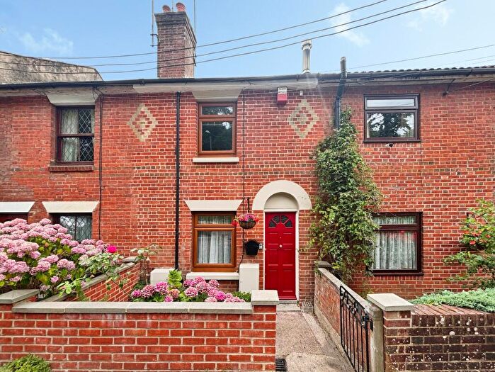 2 Bedroom House For Sale In High Street, West End, Southampton, SO30