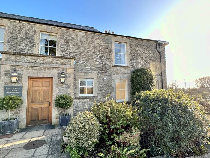 2 Bedroom Flat To Rent In Lattiford, Holbrook, Wincanton, BA9