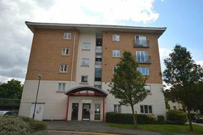 2 Bedroom Flat To Rent In Corral Heights, Chichester, DA8