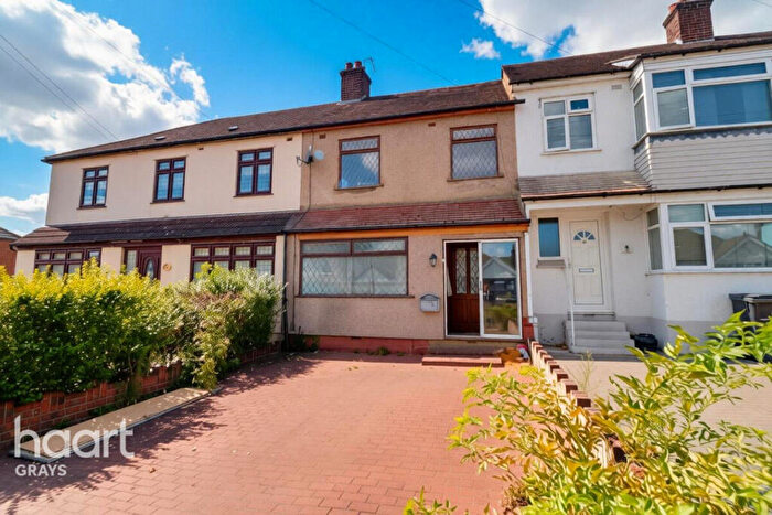 3 Bedroom Terraced House For Sale In Palmerston Road, Grays, RM20
