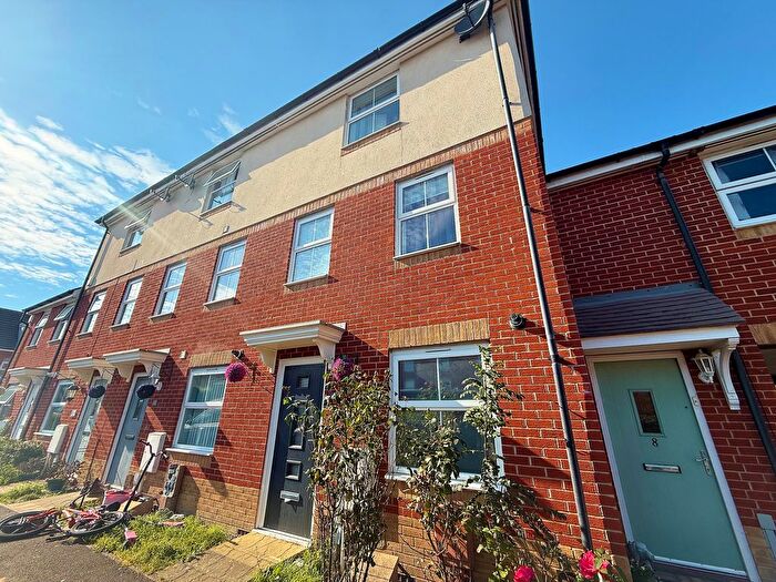 4 Bedroom Town House To Rent In Norden Way, Havant, PO9