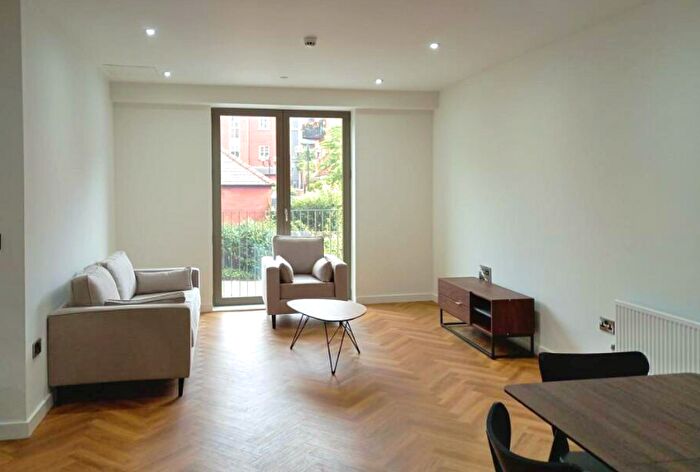 4 Bedroom Town House To Rent In Millbank Street, Manchester, M1