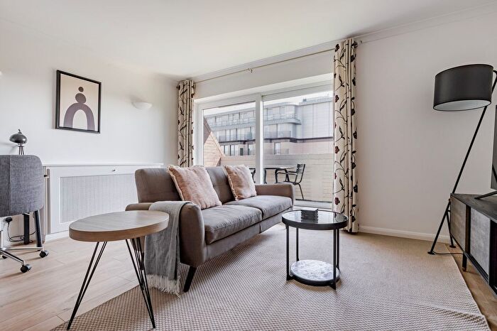 2 Bedroom Flat To Rent In Bayswater, W2