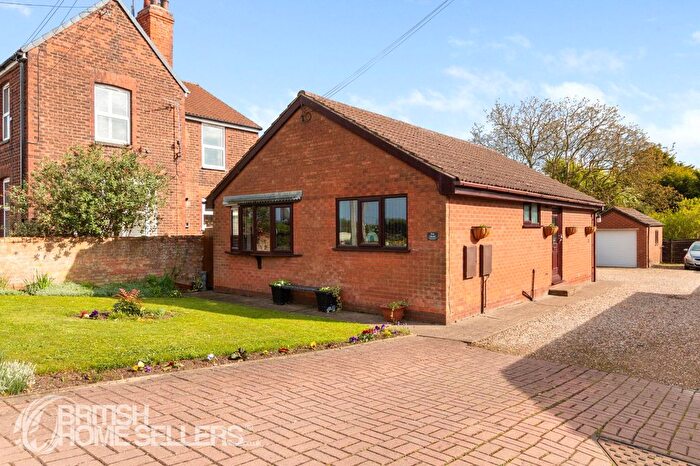 2 Bedroom Bungalow For Sale In Sluice Road, South Ferriby, Barton-Upon-Humber, Lincolnshire, DN18