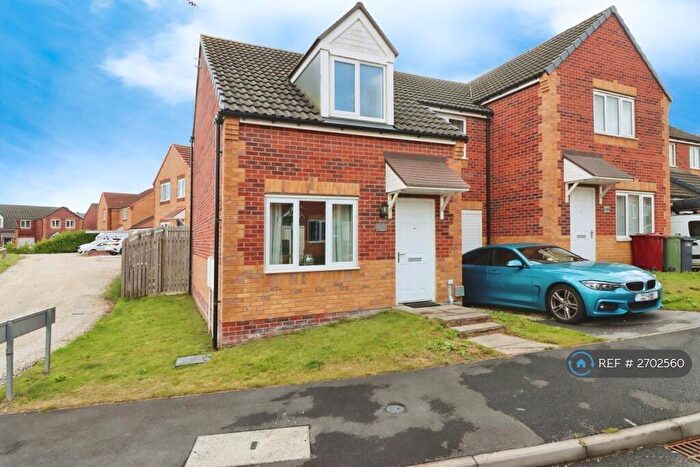 3 Bedroom Semi-Detached House To Rent In Masefield Avenue, Holmewood, Chesterfield, S42