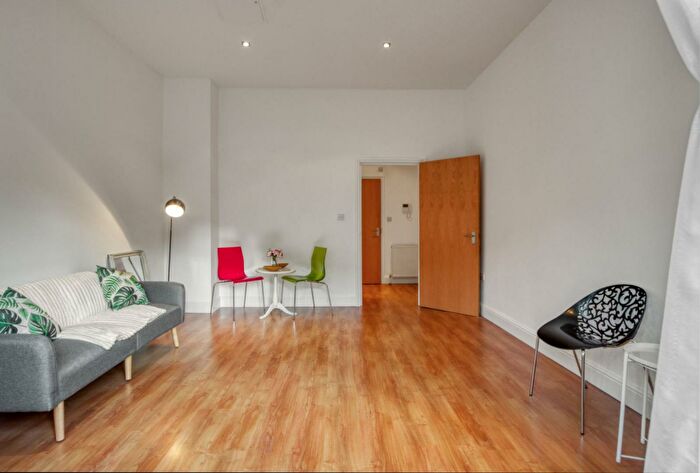 Studio For Sale In Park Road, London, N14