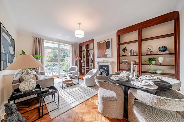 3 Bedroom Flat For Sale In Draxmont, Wimbledon, London, SW19