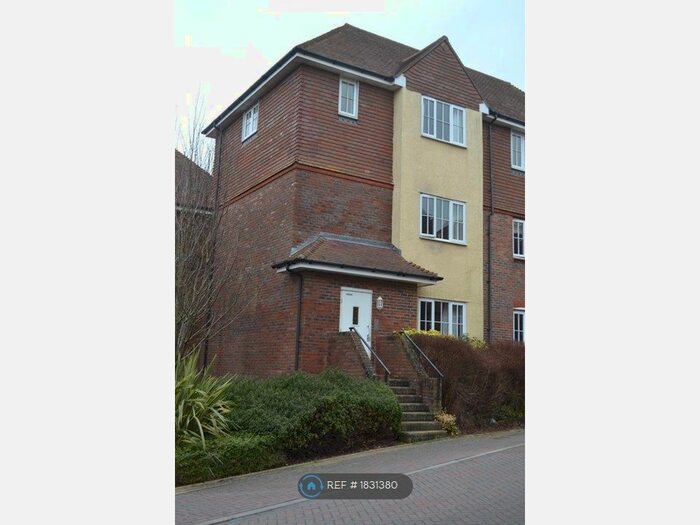 2 Bedroom Flat To Rent In Bolnore Village, West Sussex, RH16