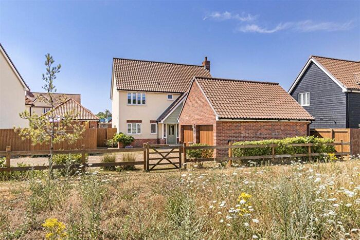 4 Bedroom Detached House For Sale In Wellington Close, Chedburgh, Bury St. Edmunds, IP29