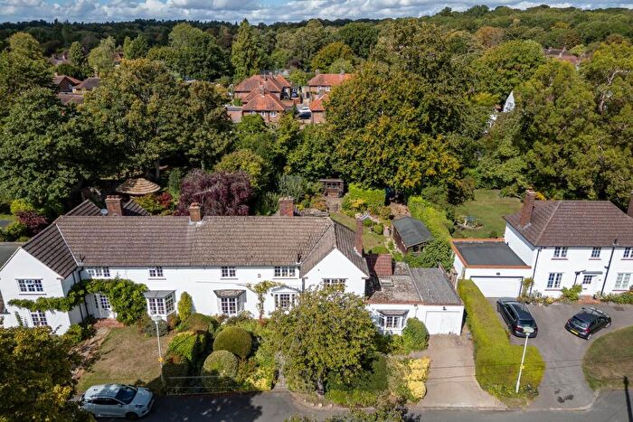 4 Bedroom Semi-Detached House For Sale In High Grove, Welwyn Garden City, AL8