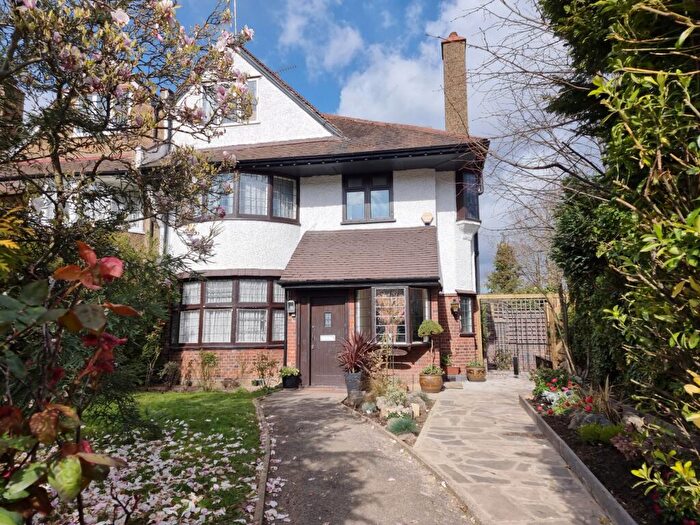 2 Bedroom Flat For Sale In Great North Road, Highgate, N6