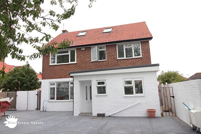 3 Bedroom Maisonette To Rent In Hinton Avenue, Hounslow, TW4