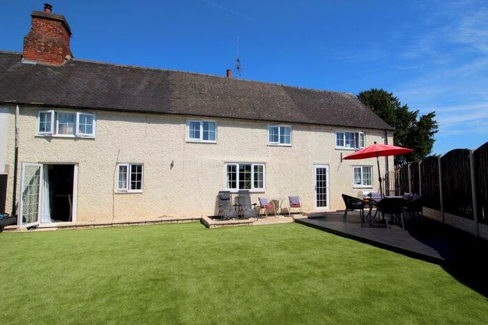 5 Bedroom Semi-Detached House To Rent In Orchard Street, Gotham, Nottingham, NG11