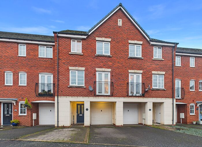 4 Bedroom Town House For Sale In Barlow Avenue, Glascote, Tamworth, B77
