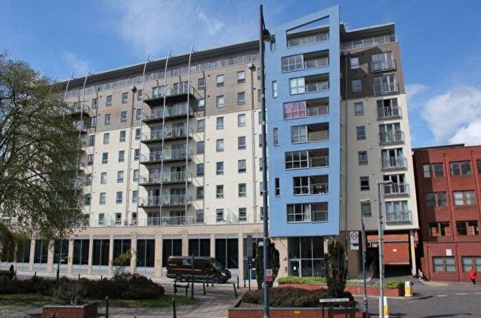 Studio To Rent In Woking, Surrey, GU21