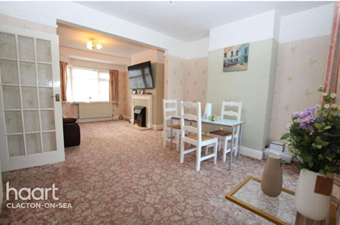 1 Bedroom Apartment To Rent In Kingwell Avenue, Essex, CO15